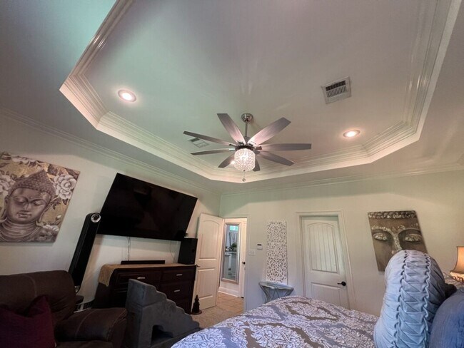 Building Photo - Luxury 4 Bedroom Home in Zachary’s Audubon Lakes