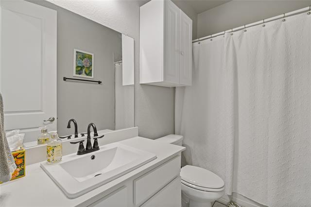 Building Photo - 916 Pearl Pl