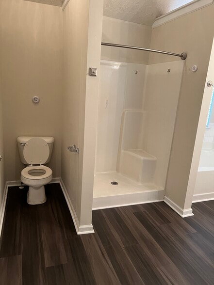 Building Photo - 827 Hannah Ct