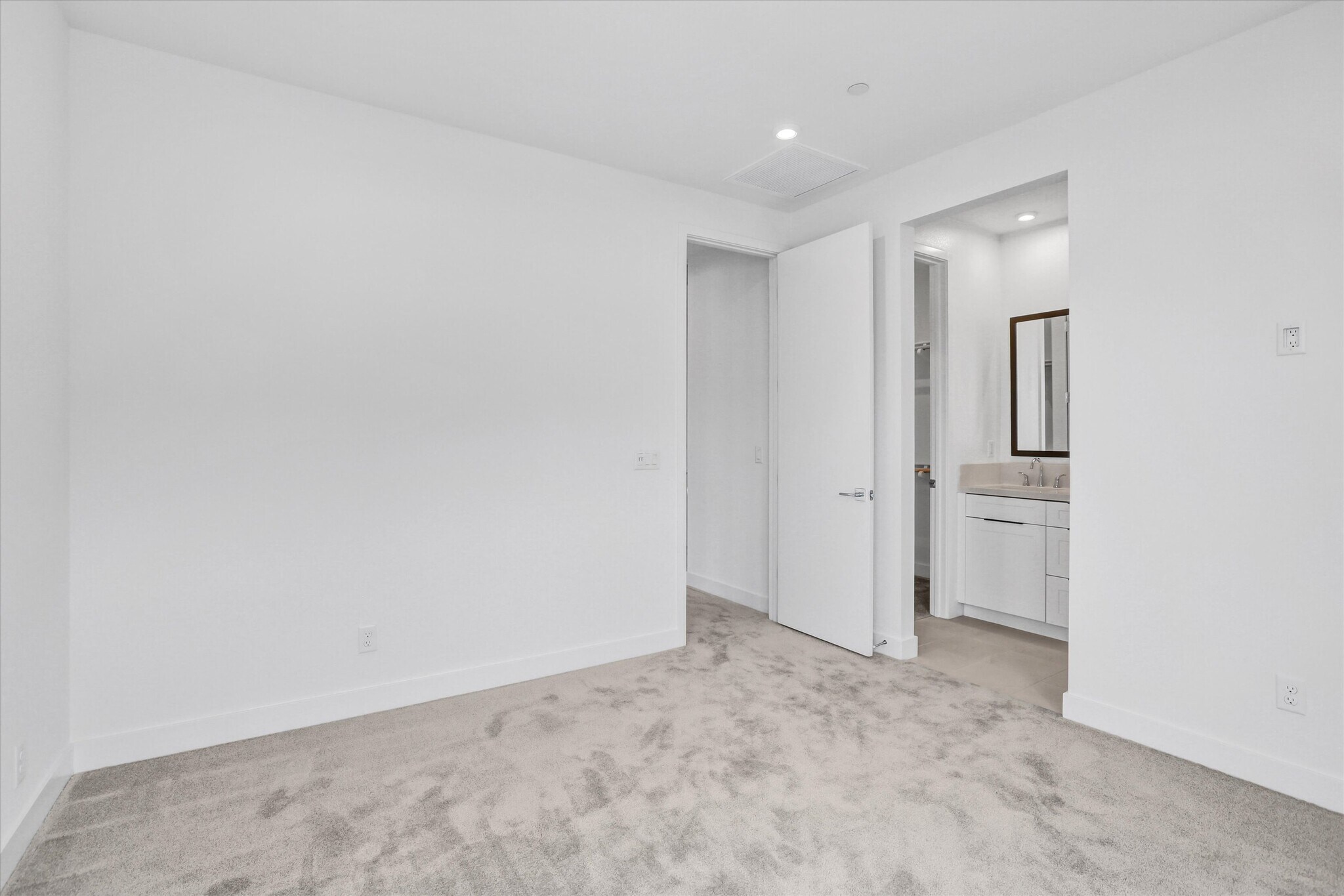 Building Photo - 2618 Everly Dr