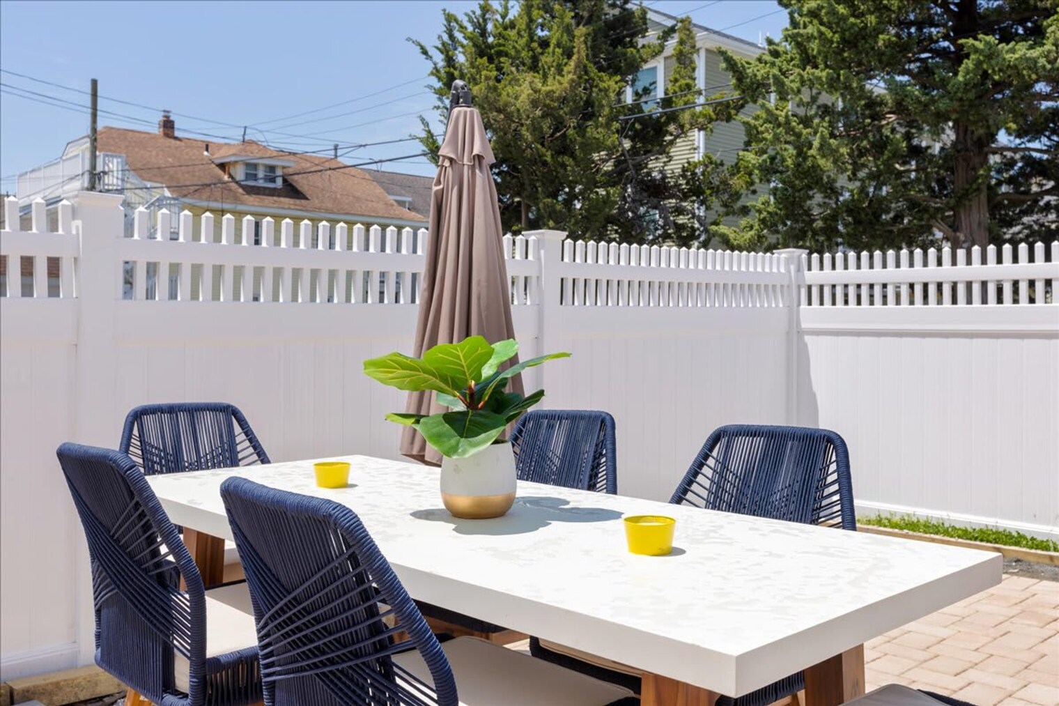 Building Photo - 212 Central Ave