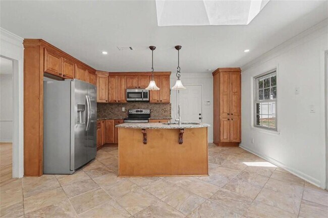 Building Photo - 3582 Cloudland Dr