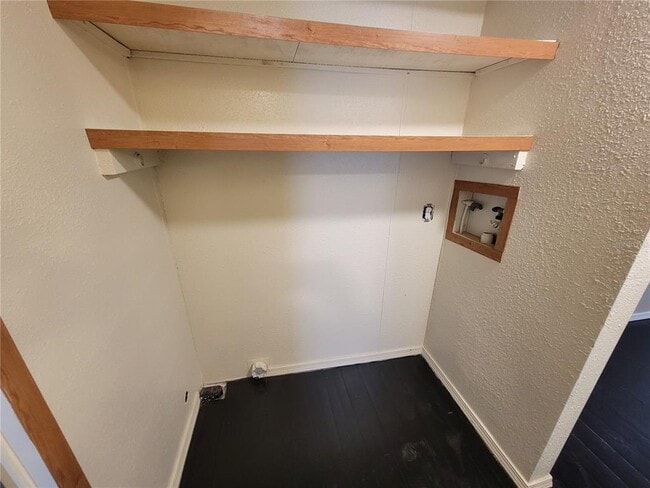 Building Photo - 16625 NE 2nd Street Rd