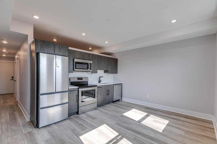 Building Photo - 811 N 40th St