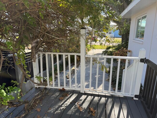 Building Photo - 602 8th St