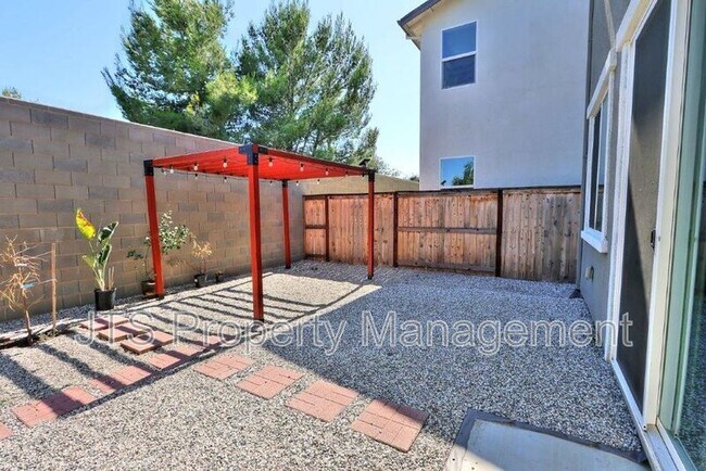 Building Photo - 2683 Alcove Way