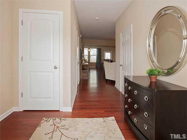 Building Photo - 2147 Sunny Cove Dr