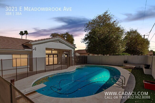 Building Photo - 3021 E Meadowbrook Ave