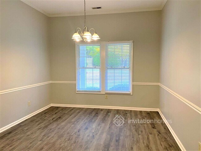 Building Photo - 12300 Woodbend Dr