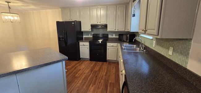 Building Photo - 5401 NW 63rd Pl