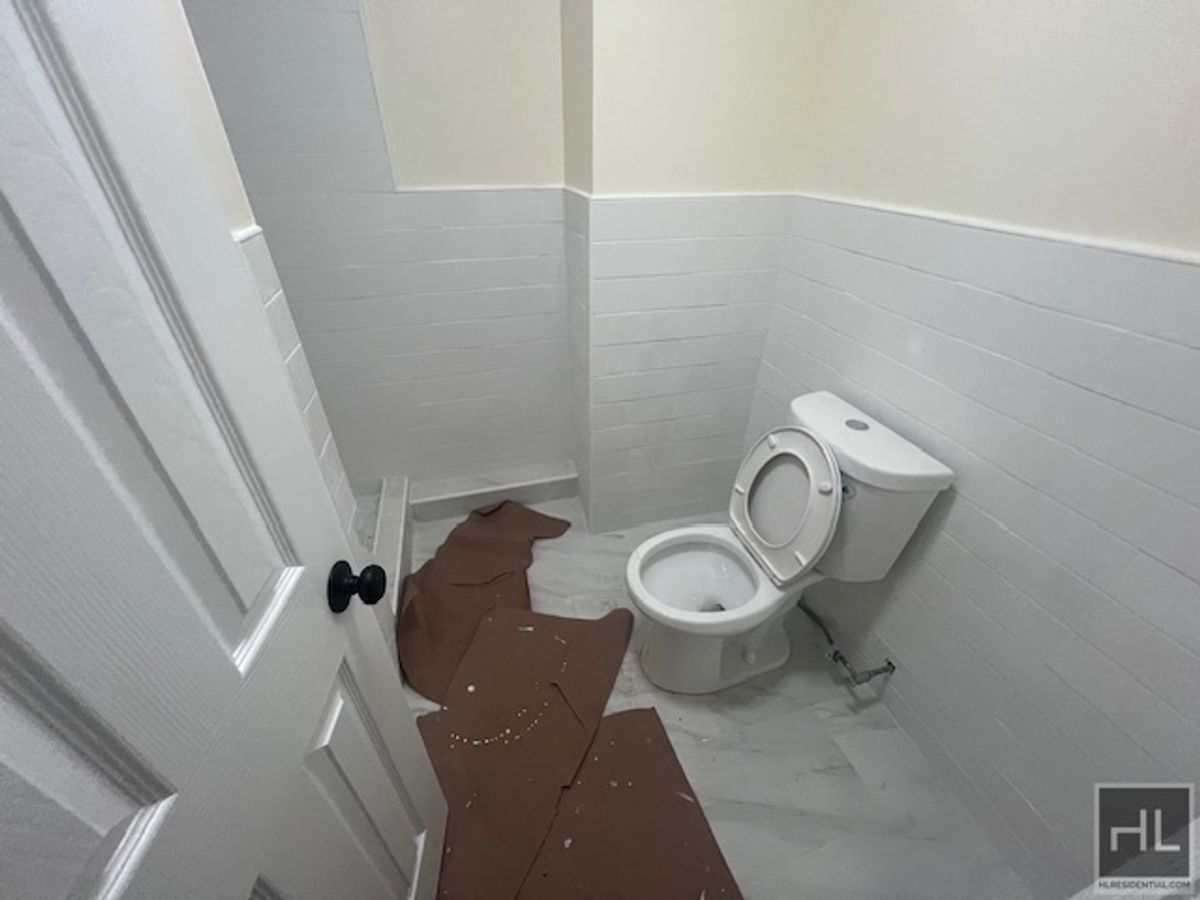 Building Photo - SPRINGFIELD BLVD