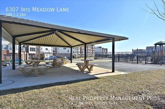 Building Photo - 6307 Iris Meadow Ln