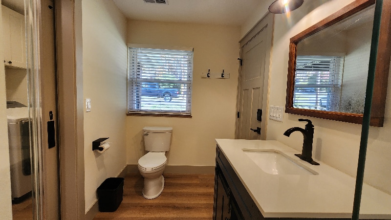 Building Photo - 1704 S Forest Dr