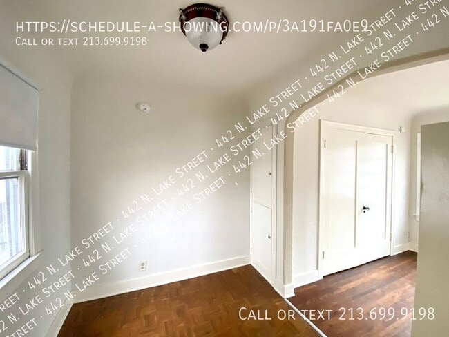 Building Photo - 442 N Lake St