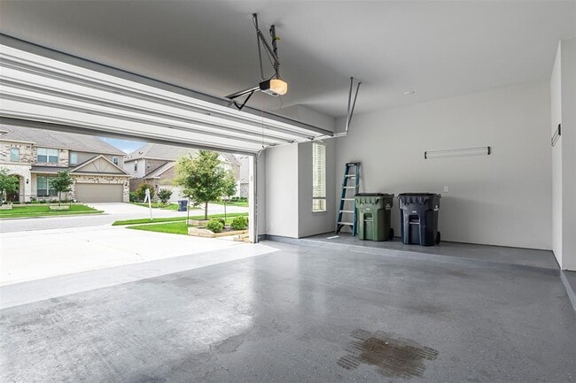 Building Photo - 728 Landing Ln