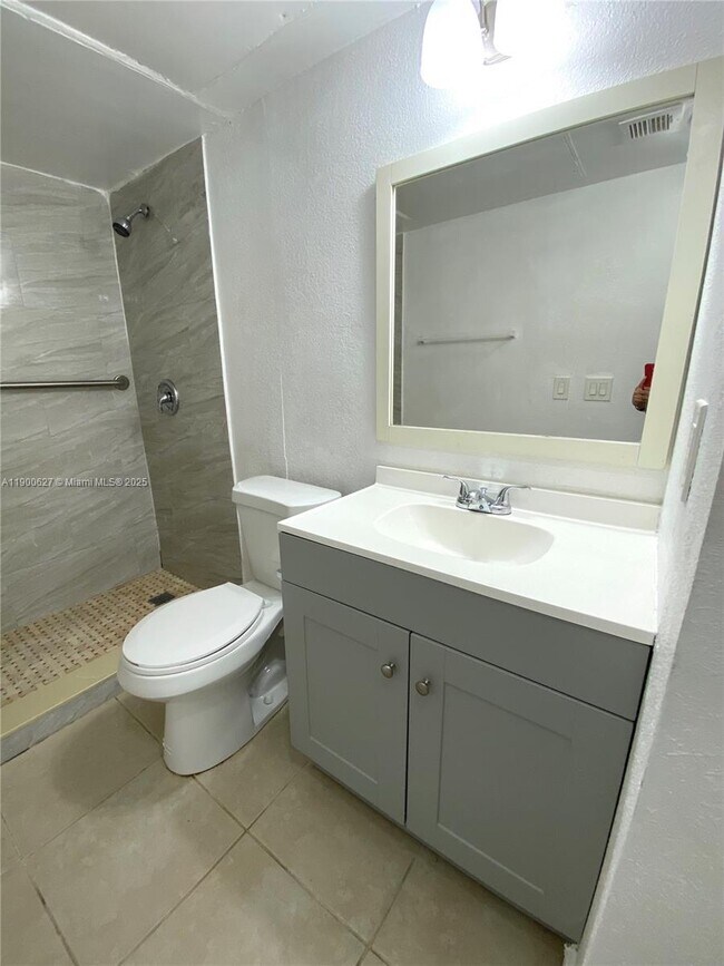 Building Photo - 17580 NW 67th Pl