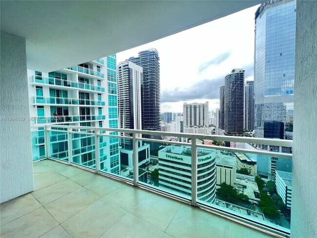 Building Photo - 950 Brickell Bay Dr