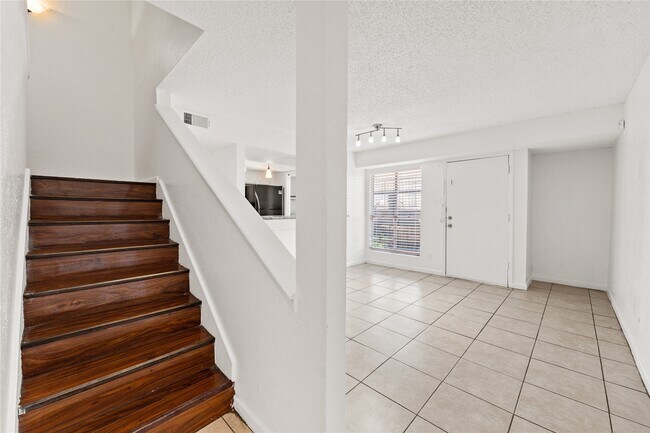 Building Photo - 781 Country Pl Dr