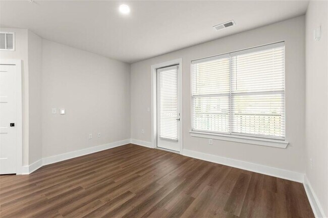 Building Photo - 2648 Sandy Plains Rd