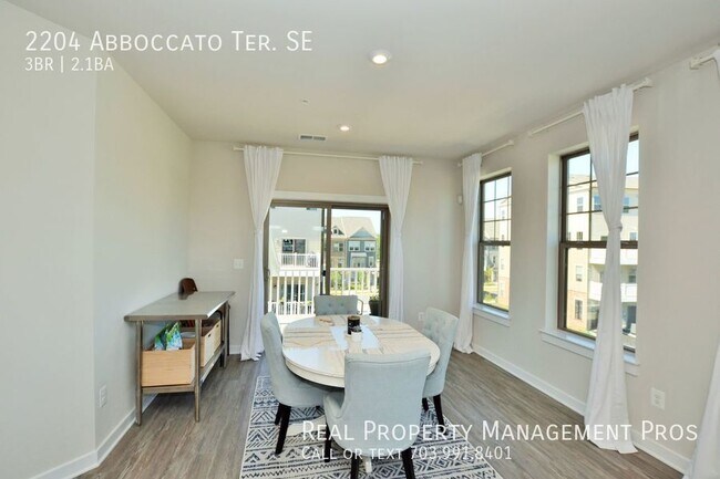 Building Photo - 2204 Abboccato Terrace SE