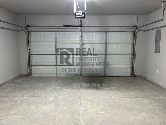 Building Photo - 7307 Vicky St