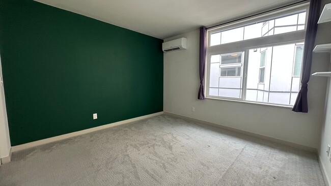 Building Photo - 1803 20th Ave