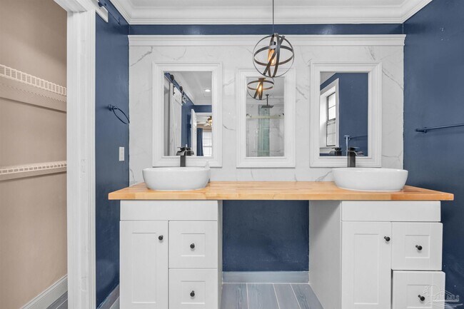 Building Photo - 5850 Princeton Dr