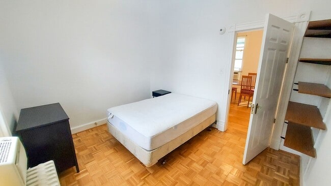 Building Photo - Charming and Sunlight 3BD, 1 BA in the Quaint DC Suburb of Mount Rainer, MD!!!