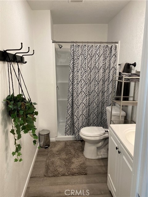 Building Photo - 723 N Quince Ave