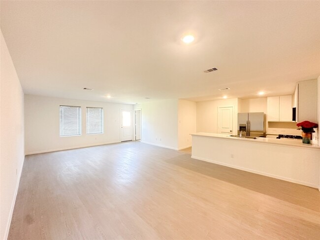 Building Photo - 229 Douglas Hls Dr