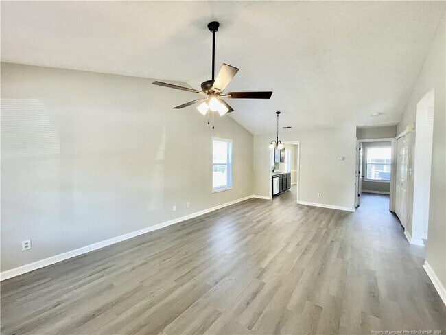 Building Photo - 187 Aloha Dr