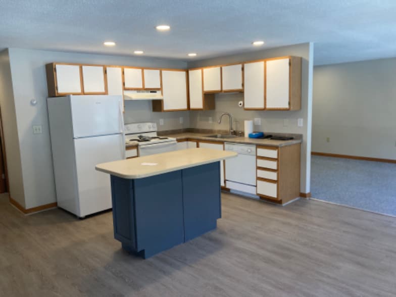 Building Photo - 1187 New Hampshire Rte 175