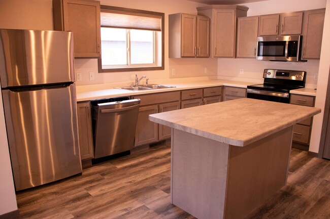Building Photo - Brand New Southside Townhomes!