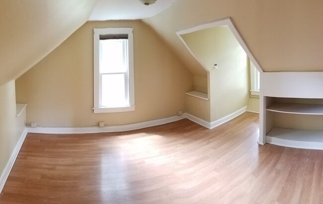 Building Photo - 121 68th St