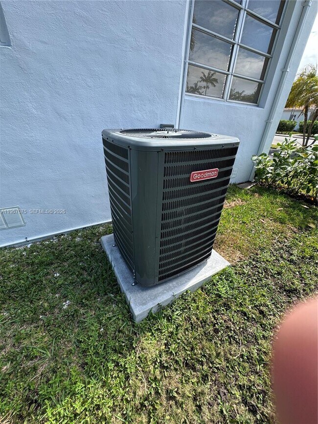 Building Photo - 51 Montilla Ave