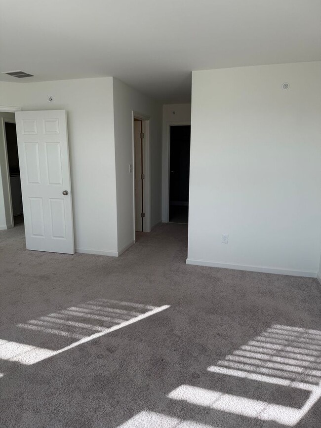 Building Photo - Darley Green townhome - 3 bedroom, 2.5 bathroom with 1 car garage - NEW CASTLE COUNTY WORKFORCE H...