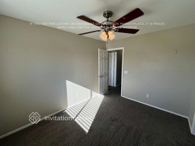 Building Photo - 12302 W Dreyfus Dr