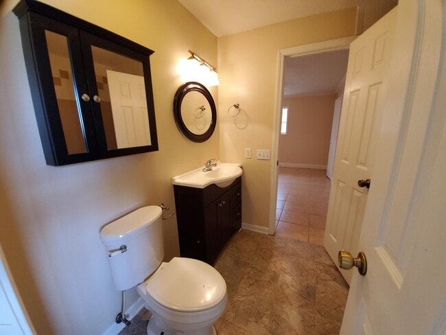 Building Photo - 217 S Jan Dr