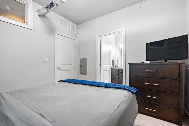 Building Photo - 235 S Delaware St