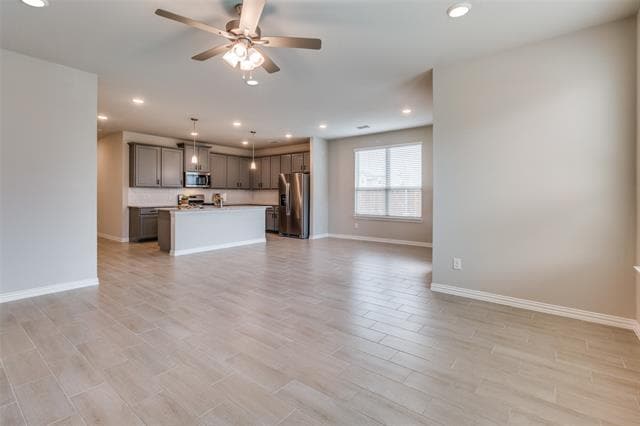 Building Photo - 3737 Paradise Way