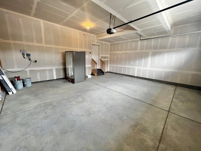 Building Photo - STUNNING 3 bed 2.5 bath new build home in Fort Collins!