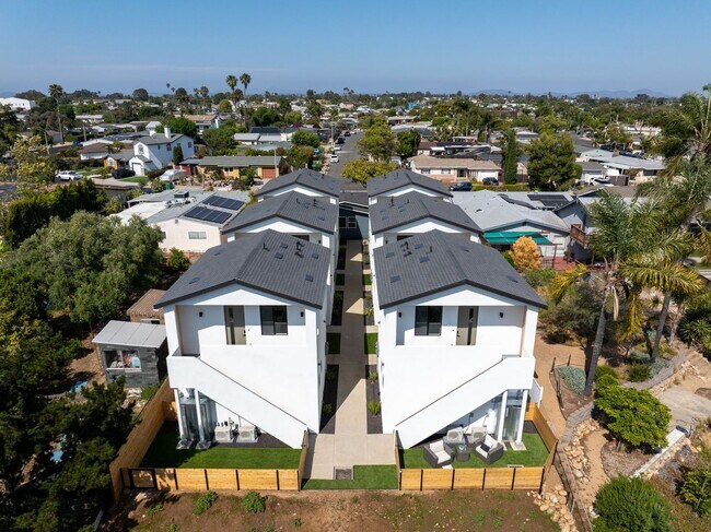 Building Photo - Beautiful Top Floor 1 bed with a view!
