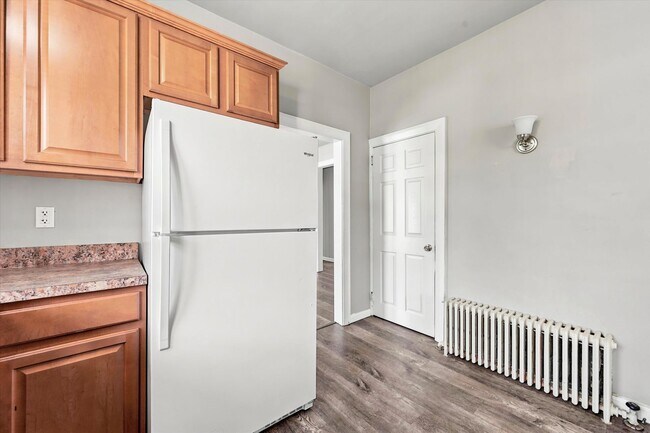 Building Photo - Student Rental next to WCU Campus | 3 Bed Single Family Home w/ Covered Front Porch, Yard & Basem...