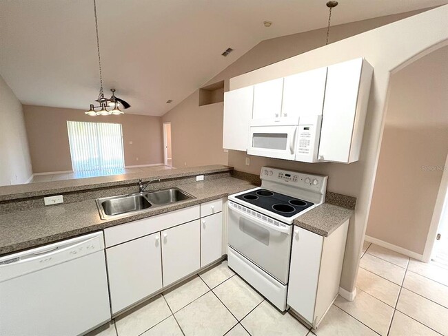 Building Photo - 47 Wellwood Ln