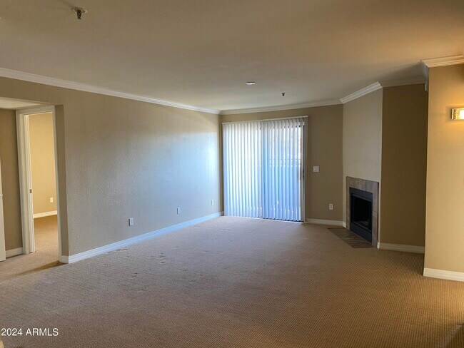 Building Photo - 2025 E Campbell Ave