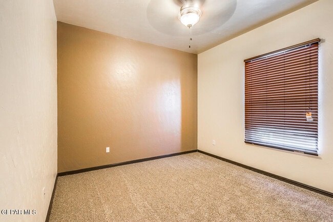 Building Photo - 14213 Meadow Lake Ave