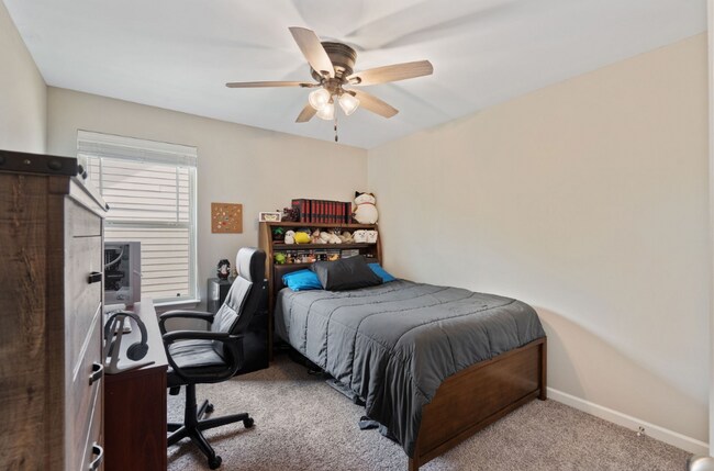 Building Photo - 1122 Cotillion Dr