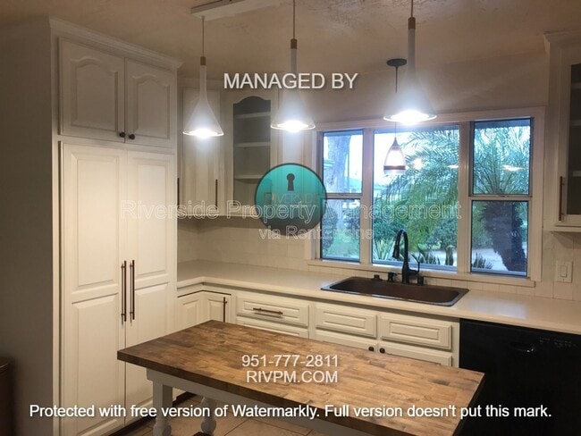 Building Photo - 6698 Nicolett St