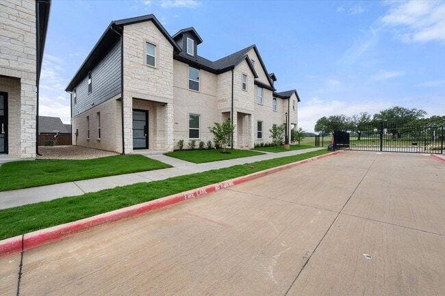 Building Photo - Brand New Luxury Townhouse in West Arlington