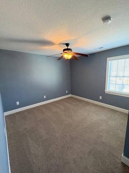 Building Photo - 1904 Leighton Dr